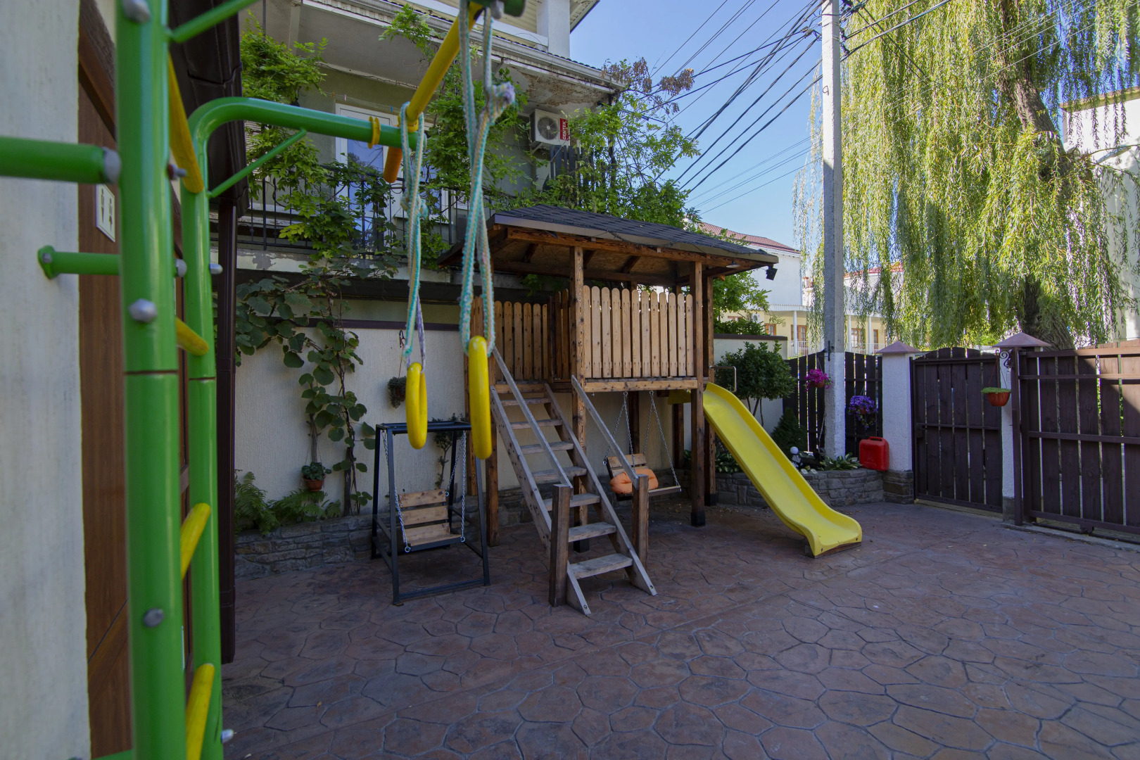 Меблированные комнаты Приветливый Дворик