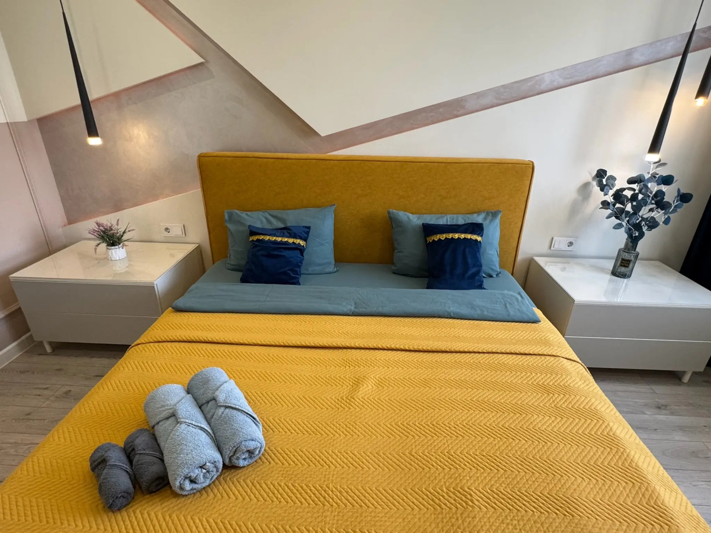 Апартаменты на Курчатова 24 - 2 комнаты