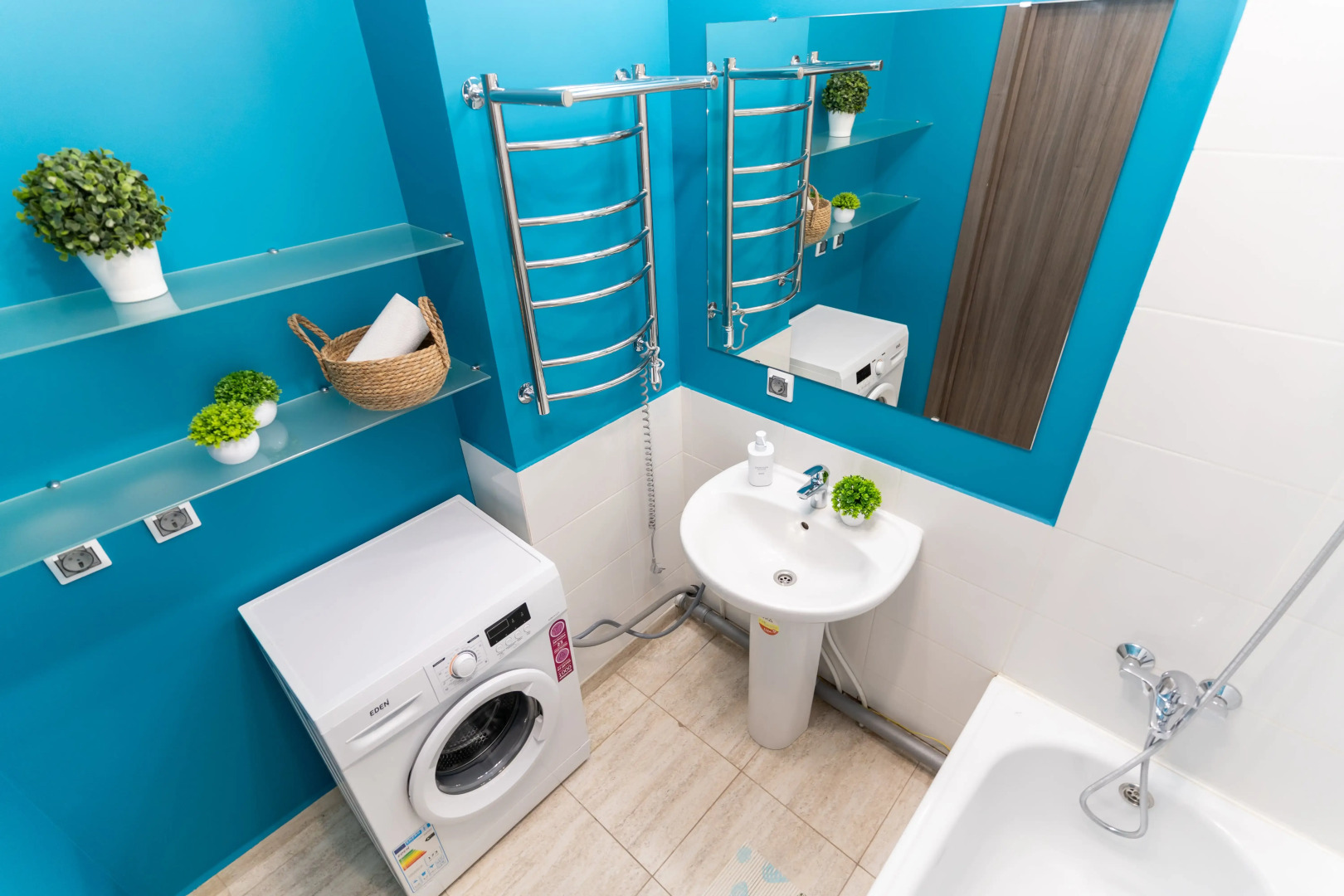 Апартаменты Stepanenkov Двухкомнатные с балконом на Колмогорова 73/4