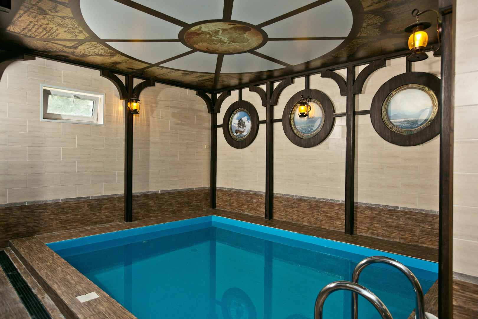 Отель Альбатрос