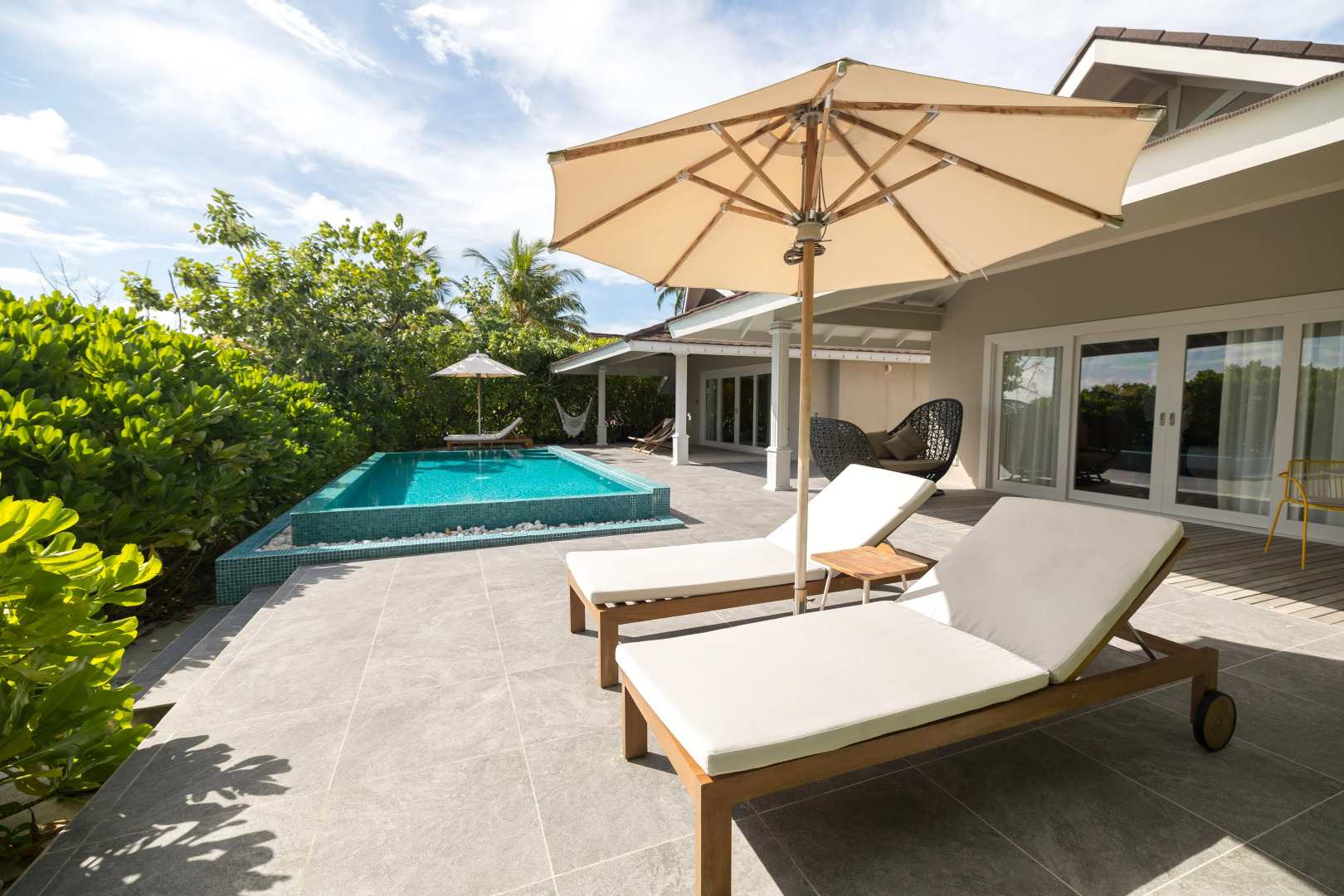 Resort The Standard Huruvalhi Maldives