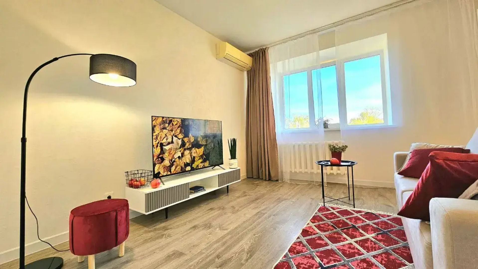 Квартира в удобной локации рядом со станцией метро Суконная слобода