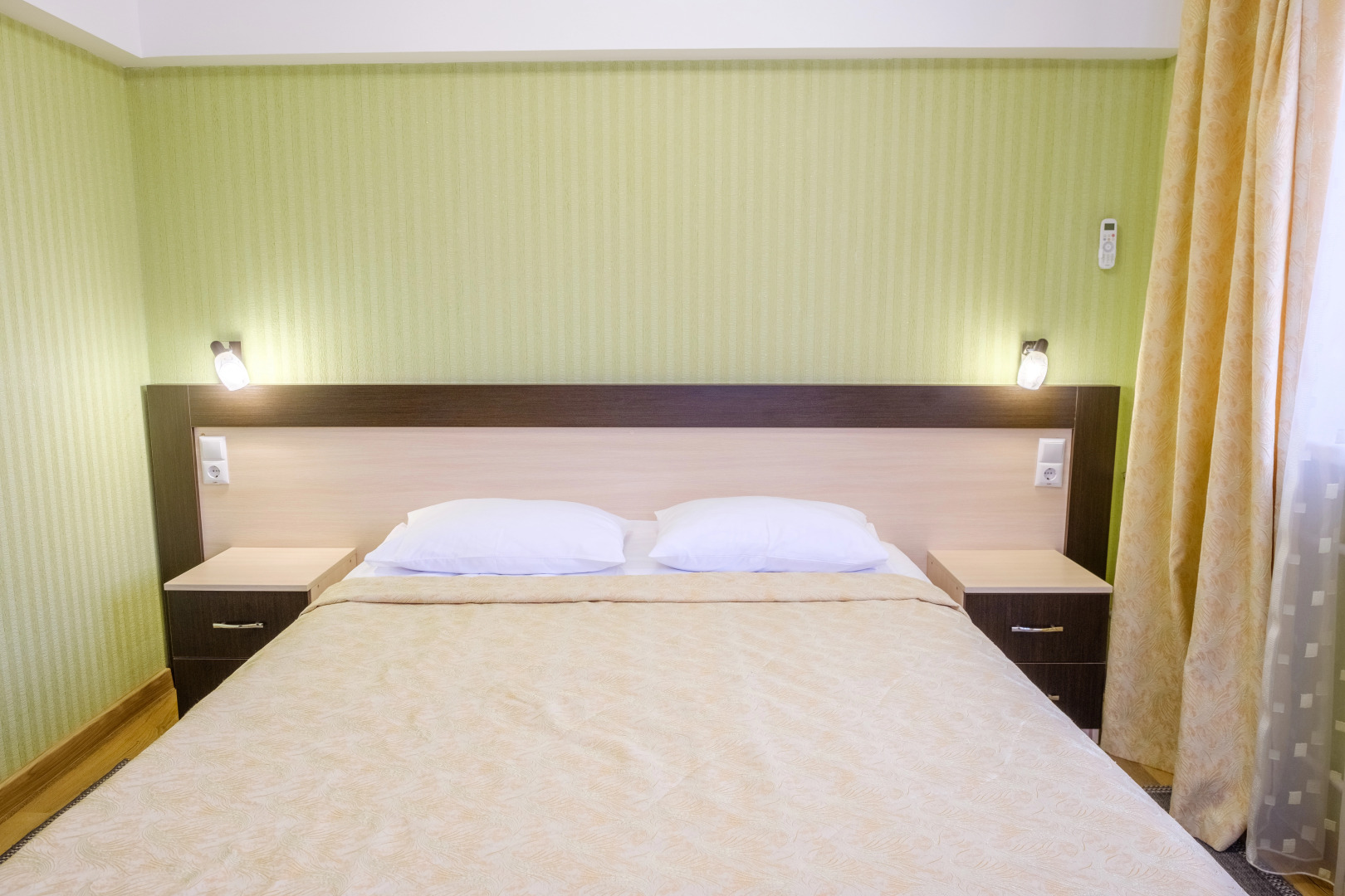 Отель Славия