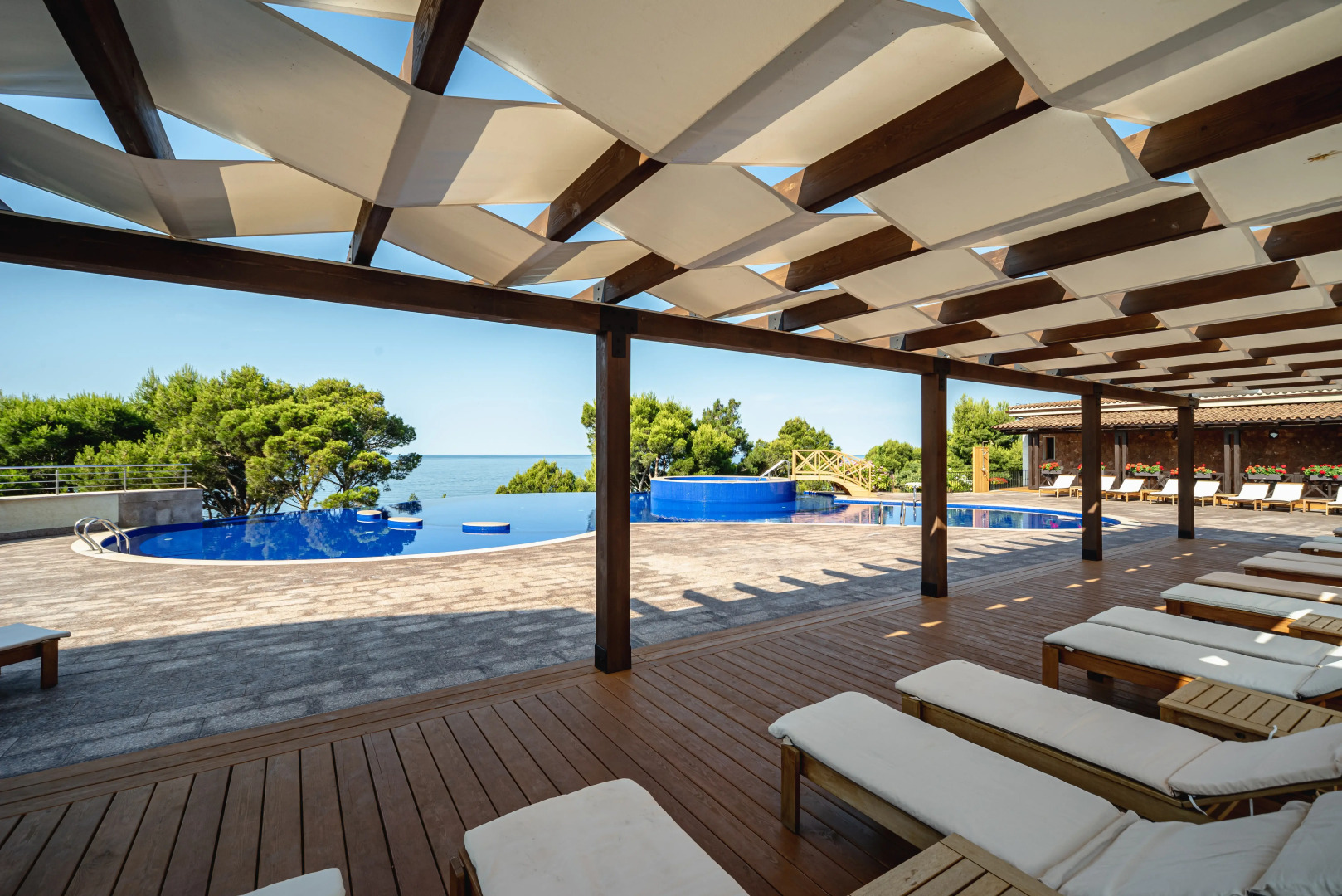 Отель Крымский Бриз Hotel & Villas