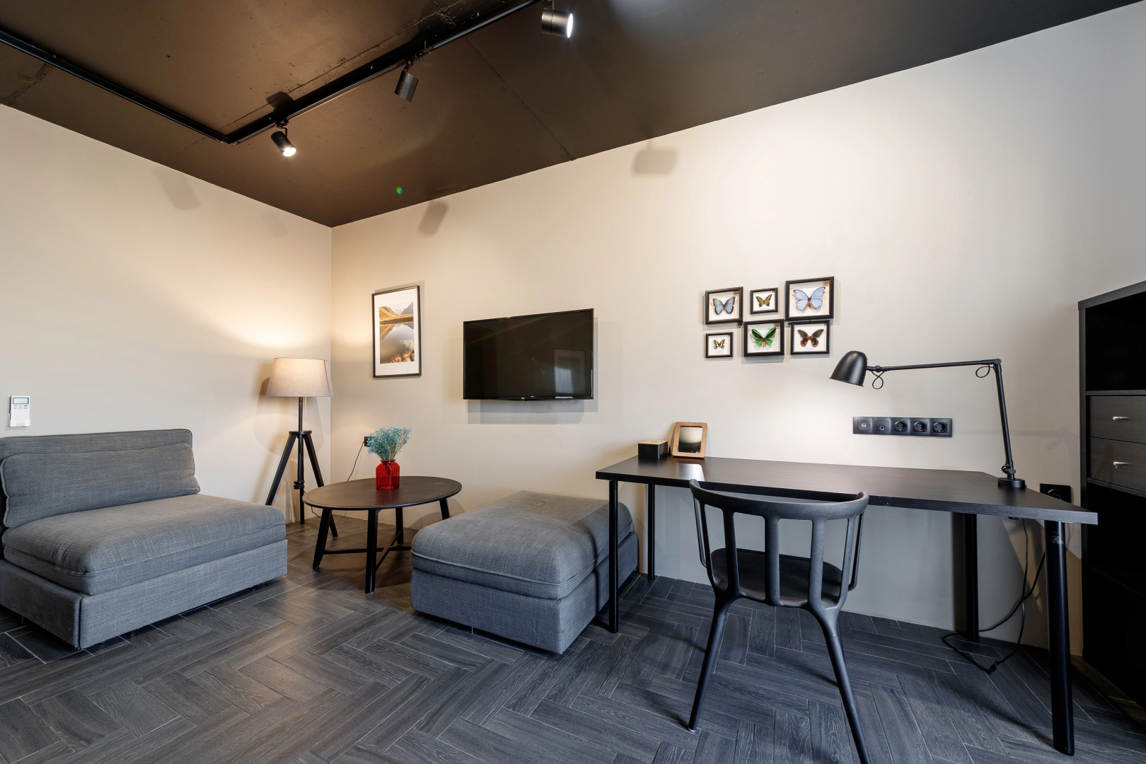 Апартаменты Red Apartments Виктория Осень