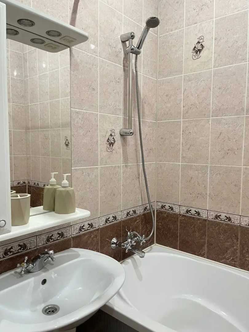 Квартира 1-комнатная 42 м², 8/9 этаж