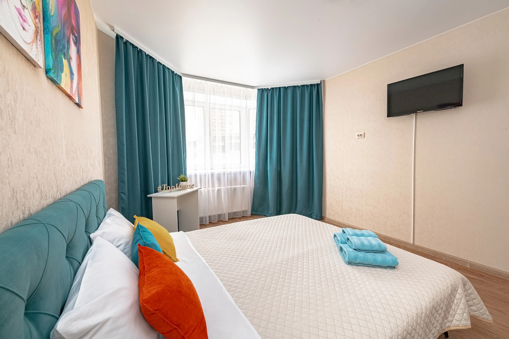 Апартаменты TopHouse на Нейбута 2A двухкомнатные