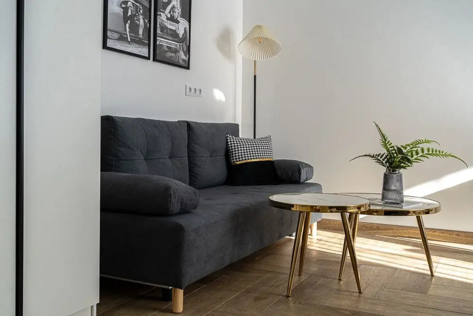 Апартаменты Monochrome от Сети Good Vibes Apartments