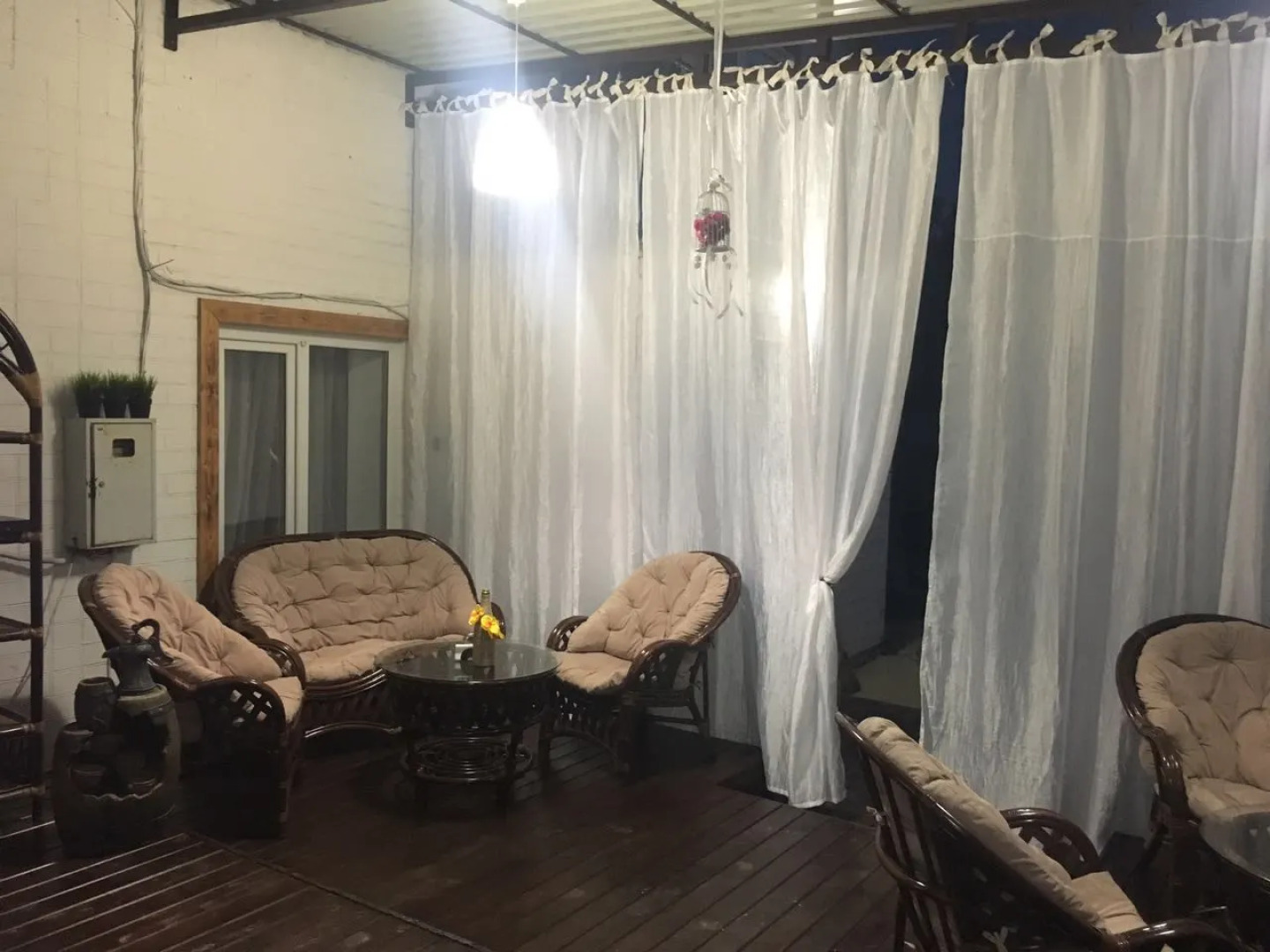 Отель Белый