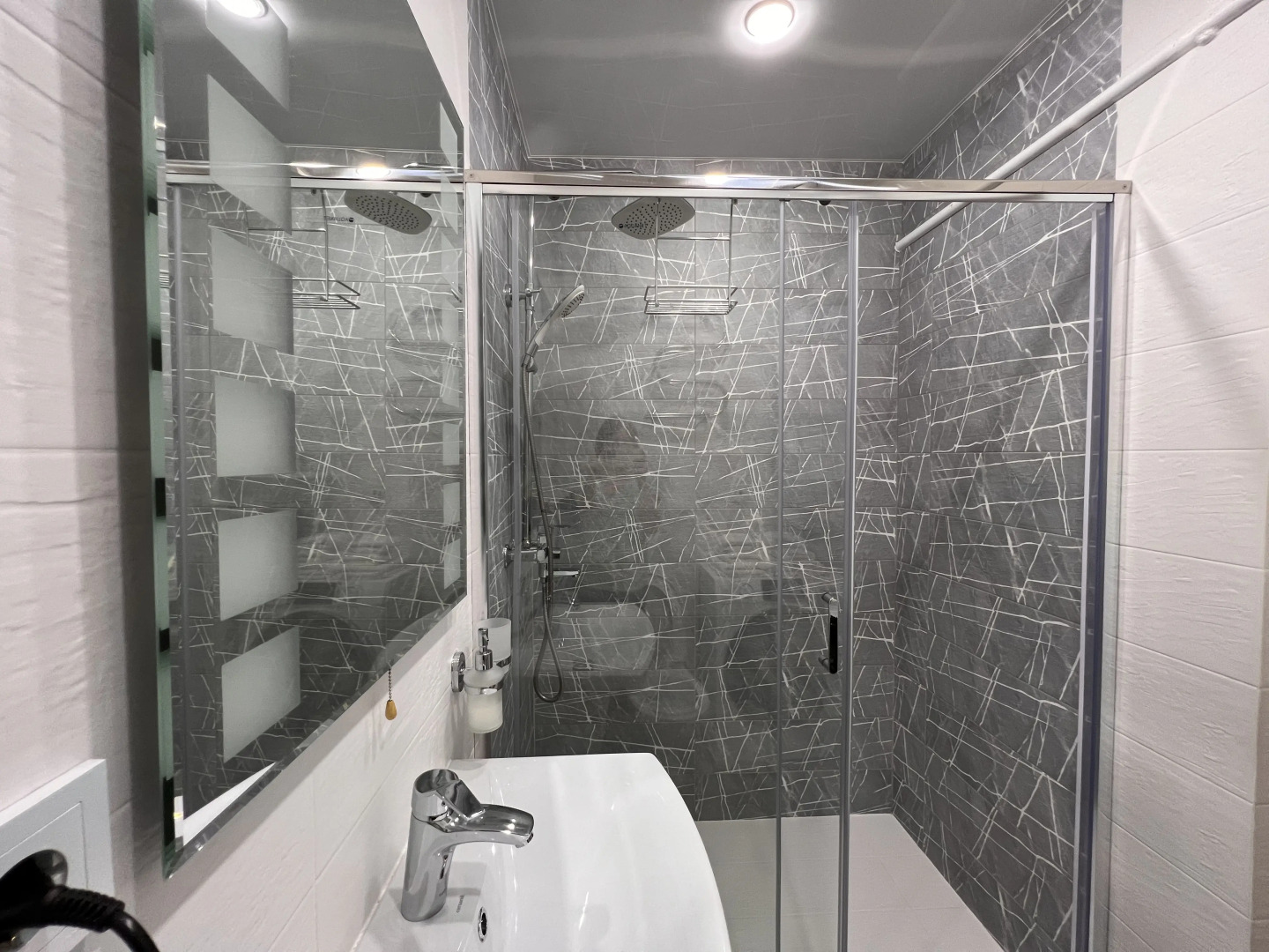 Апартаменты Scandi c двориком для курения, пр. Калинина 38 (1)