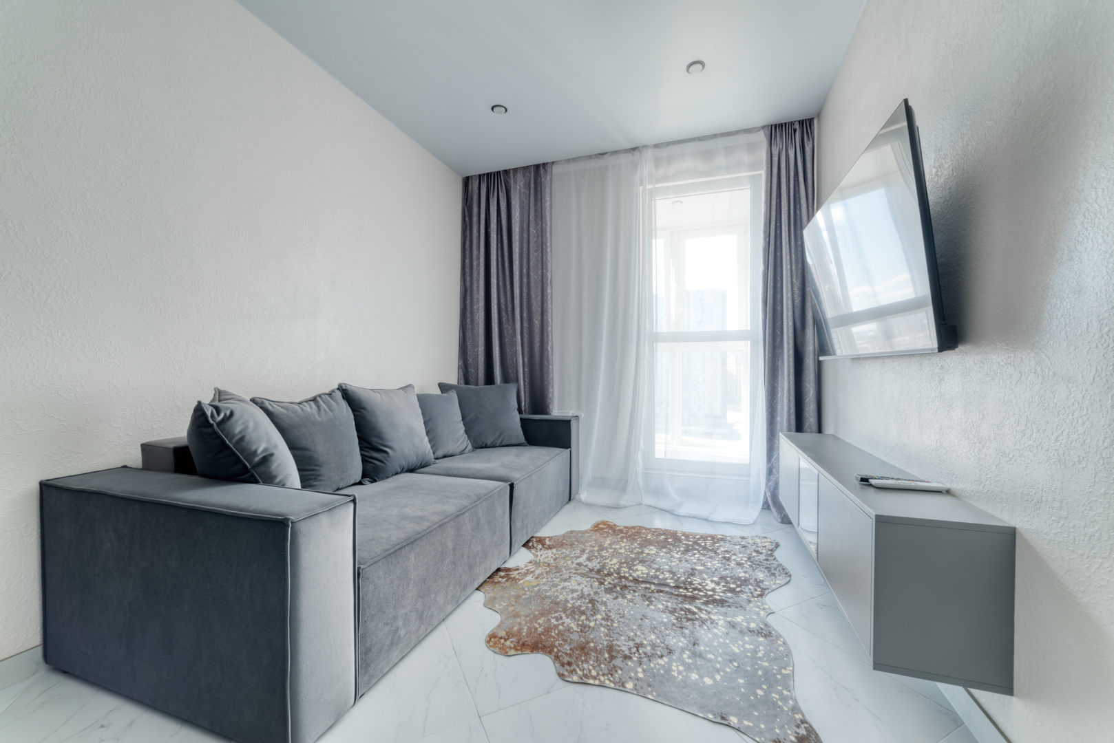 Квартира на сутки Минск Мир Парковка Wi-Fi Кондиционер Кухня объединена с жилой зоной Отдельная спальня