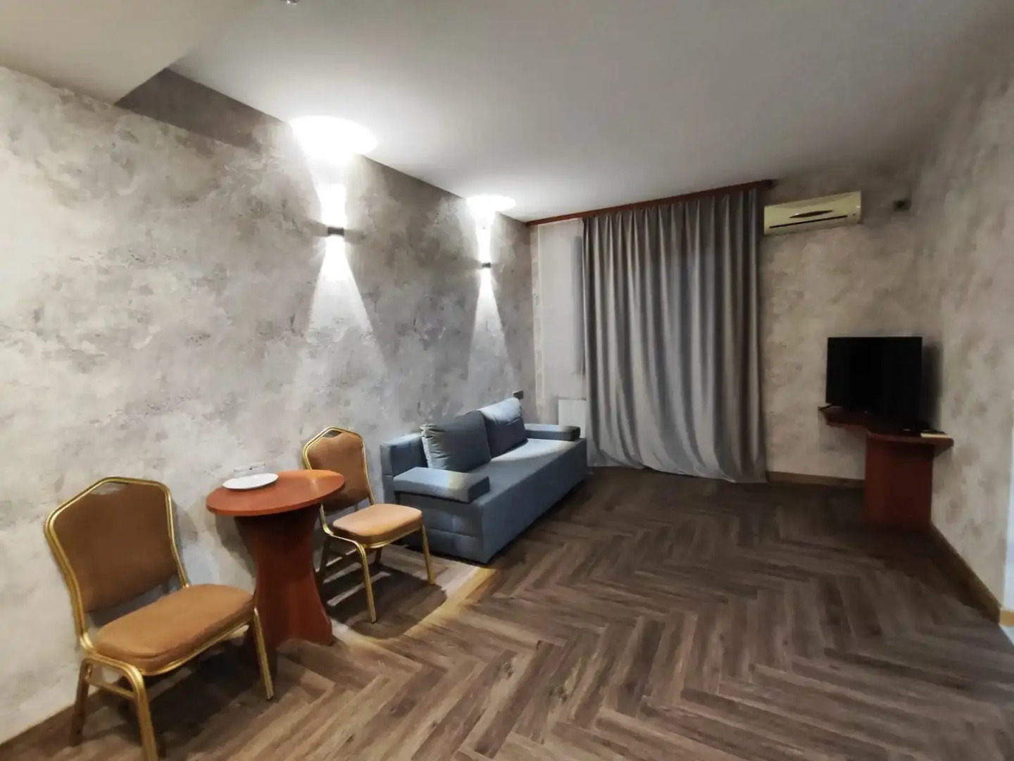 Отель Мона Лиза