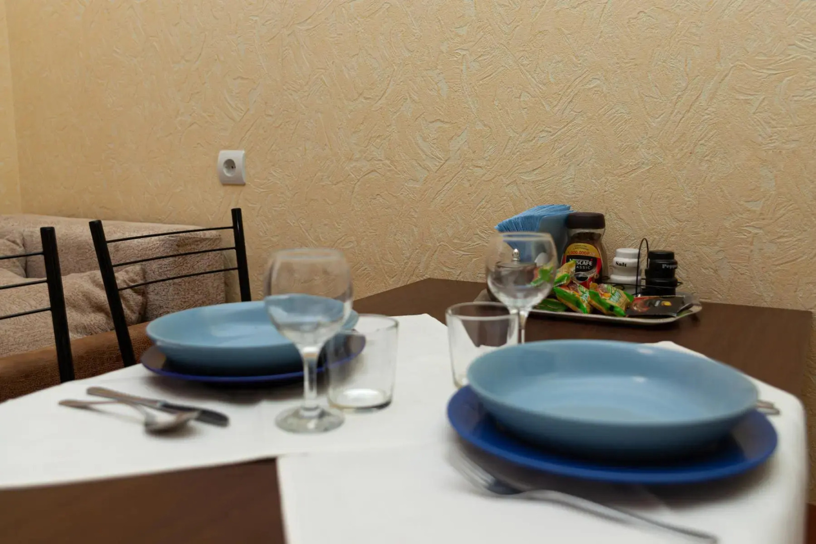 Апартаменты двухкомнатные (94) Серебровская 91