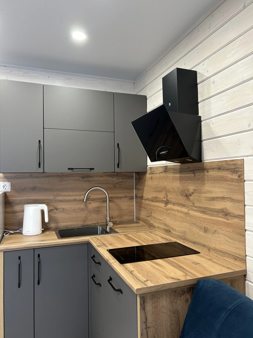 Частный дом на берегу реки