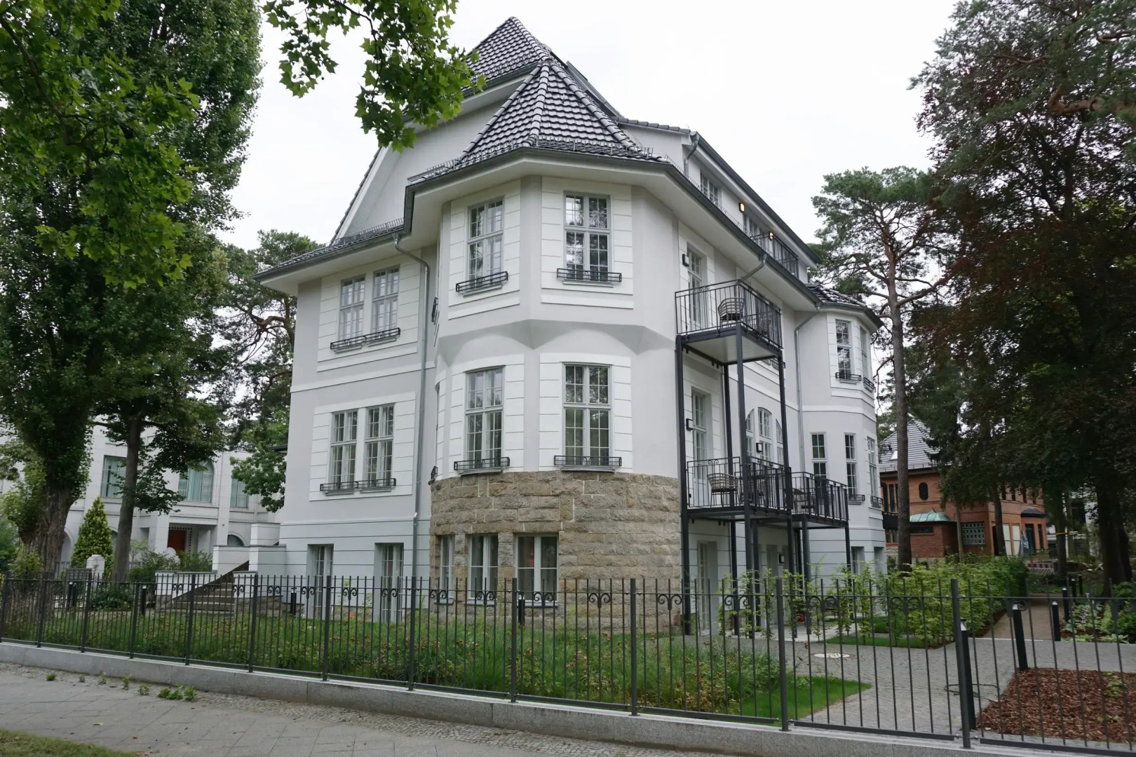 Apartments Aeronaut Suits powered by Pearl1