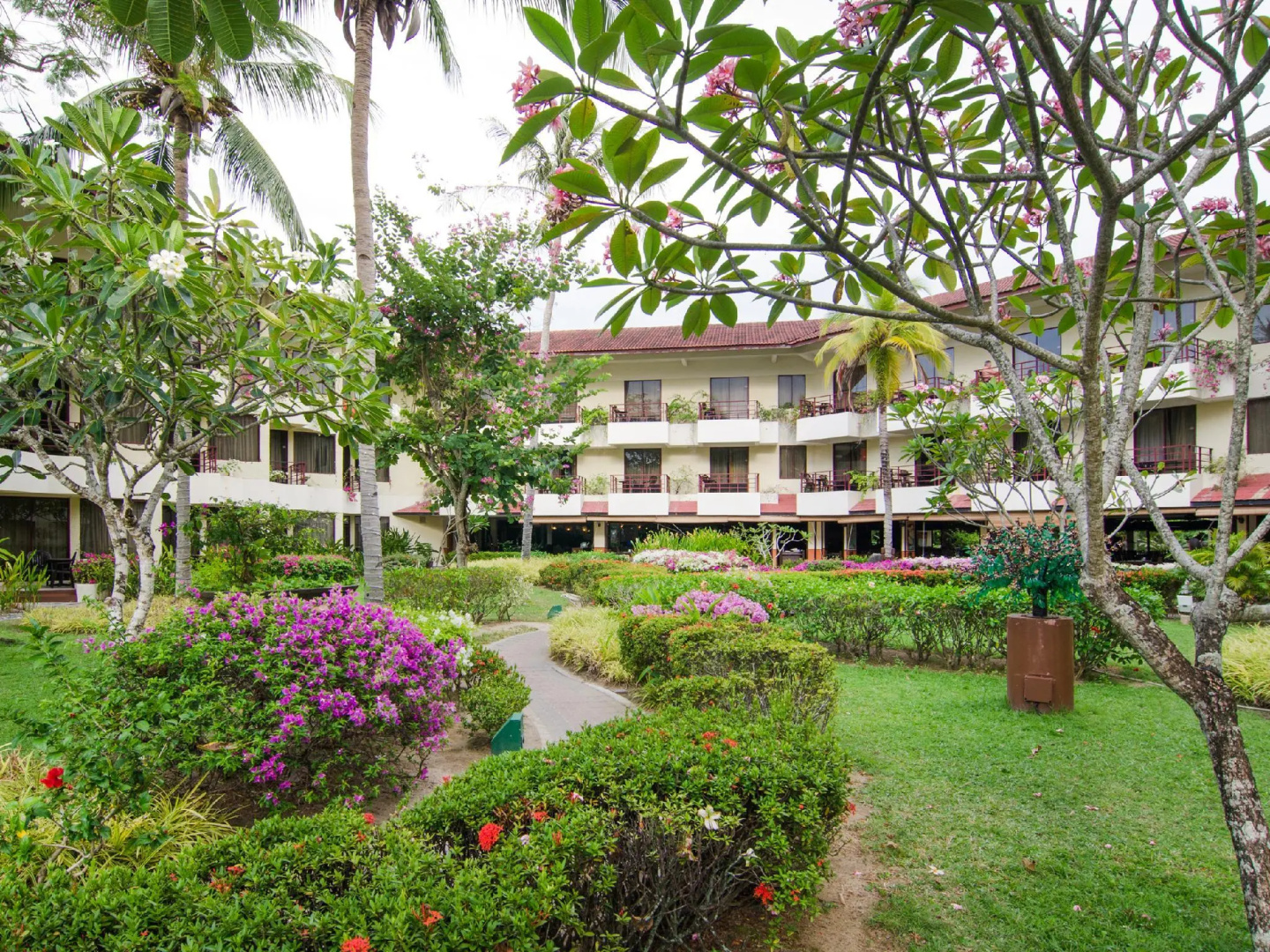 Курортный отель Holiday Villa Resort & Beachclub Langkawi