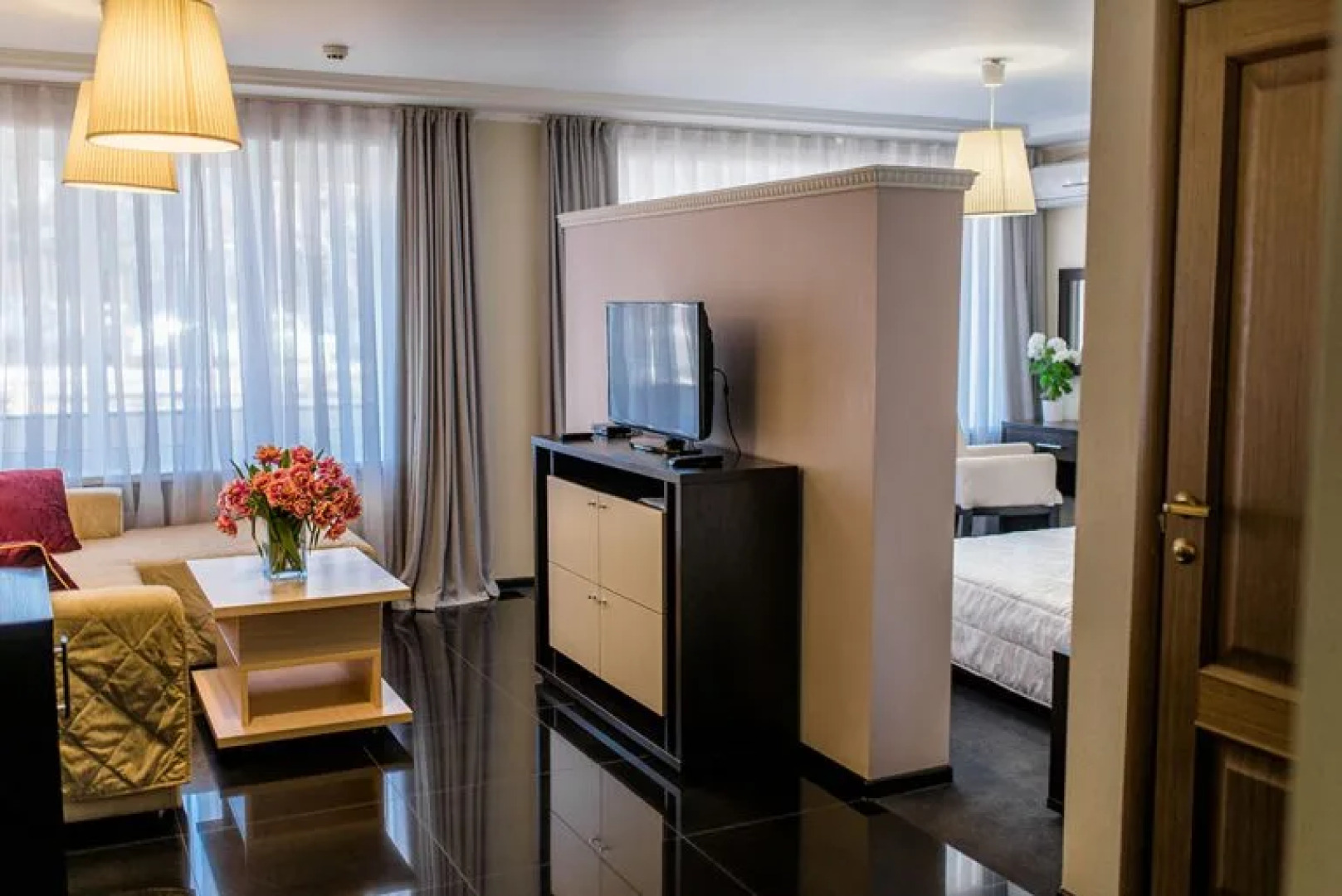 Гостинично-ресторанный комплекс ЗИХИЯ