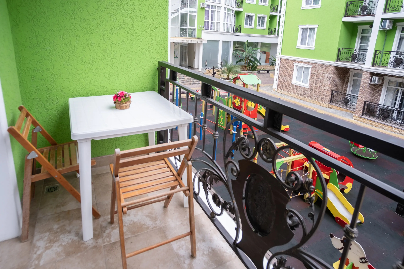 Апартаменты Red Apartments Арт Лайт Сити Молисон