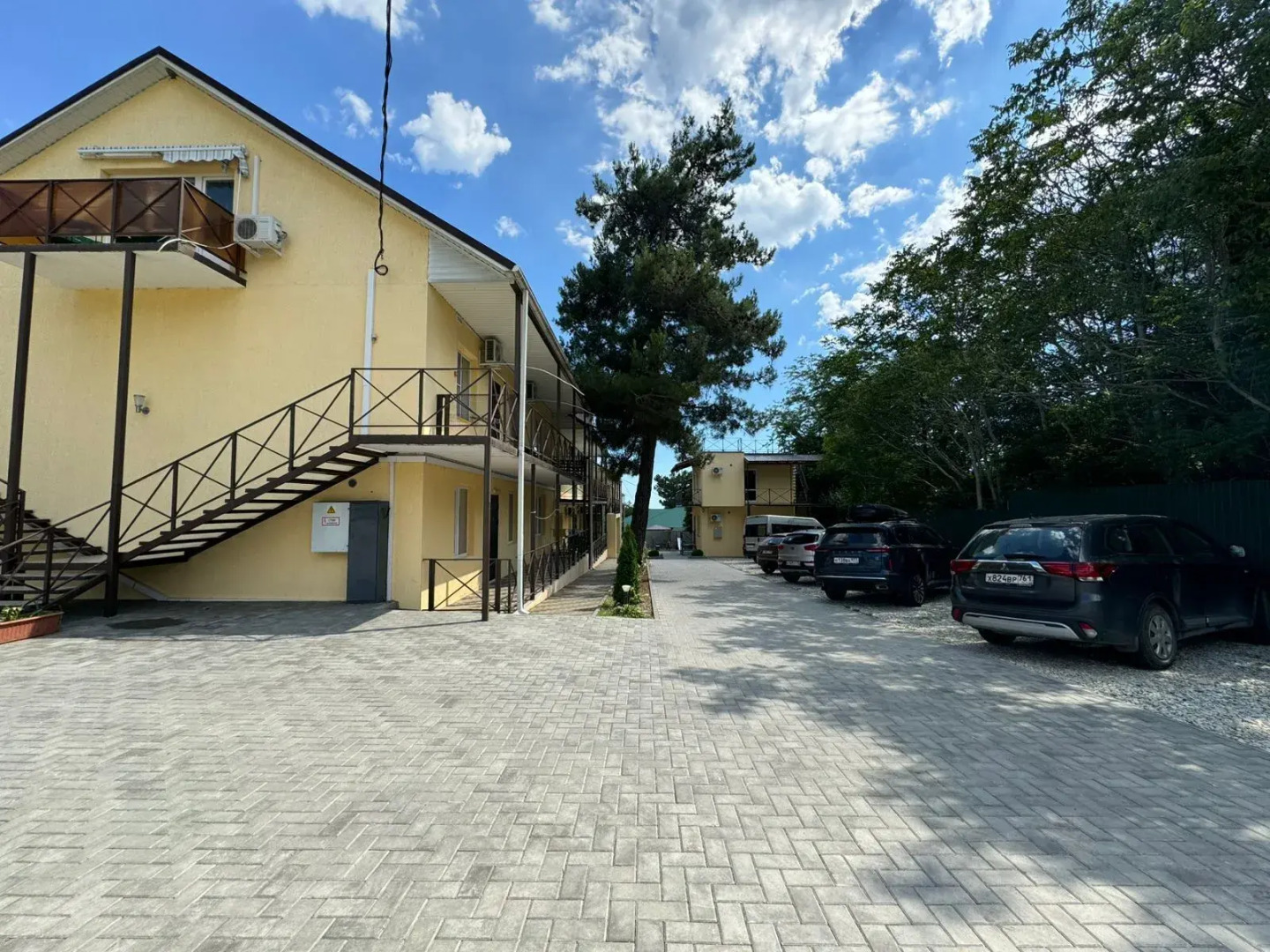 Апартаменты просторные и комфортные у моря до 10 человек в х. Бетта