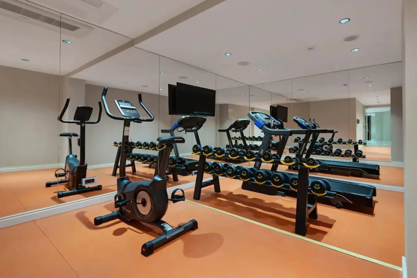 Отель Gleam Collection Hotel
