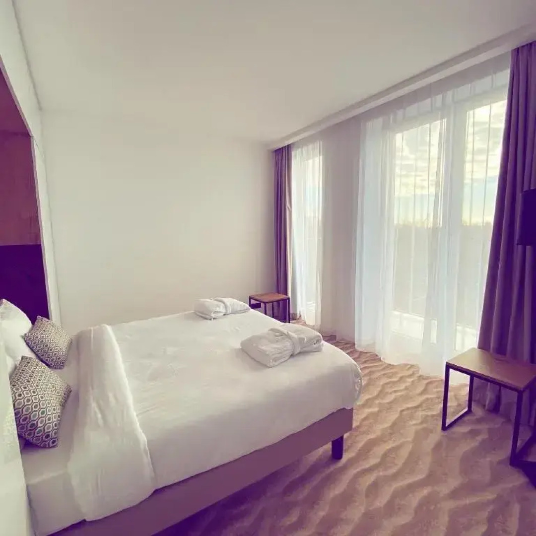 Апартаменты Улучшенные с Панорамным Окном Park House