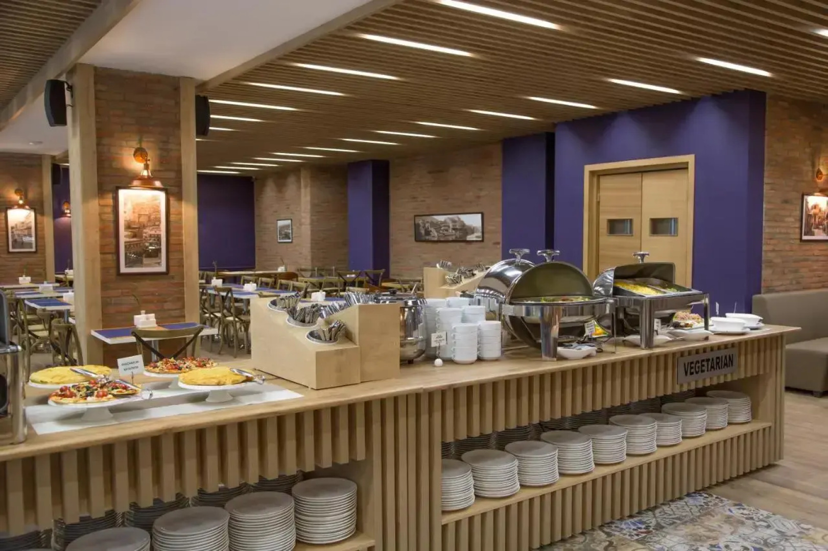 Отель Iveria Inn