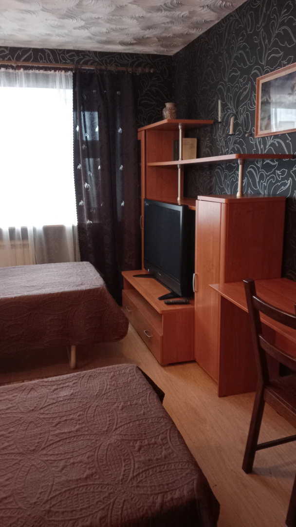 Меблированные комнаты Ваш Дом на Ленинградской (2 подъезд, кв. 32)