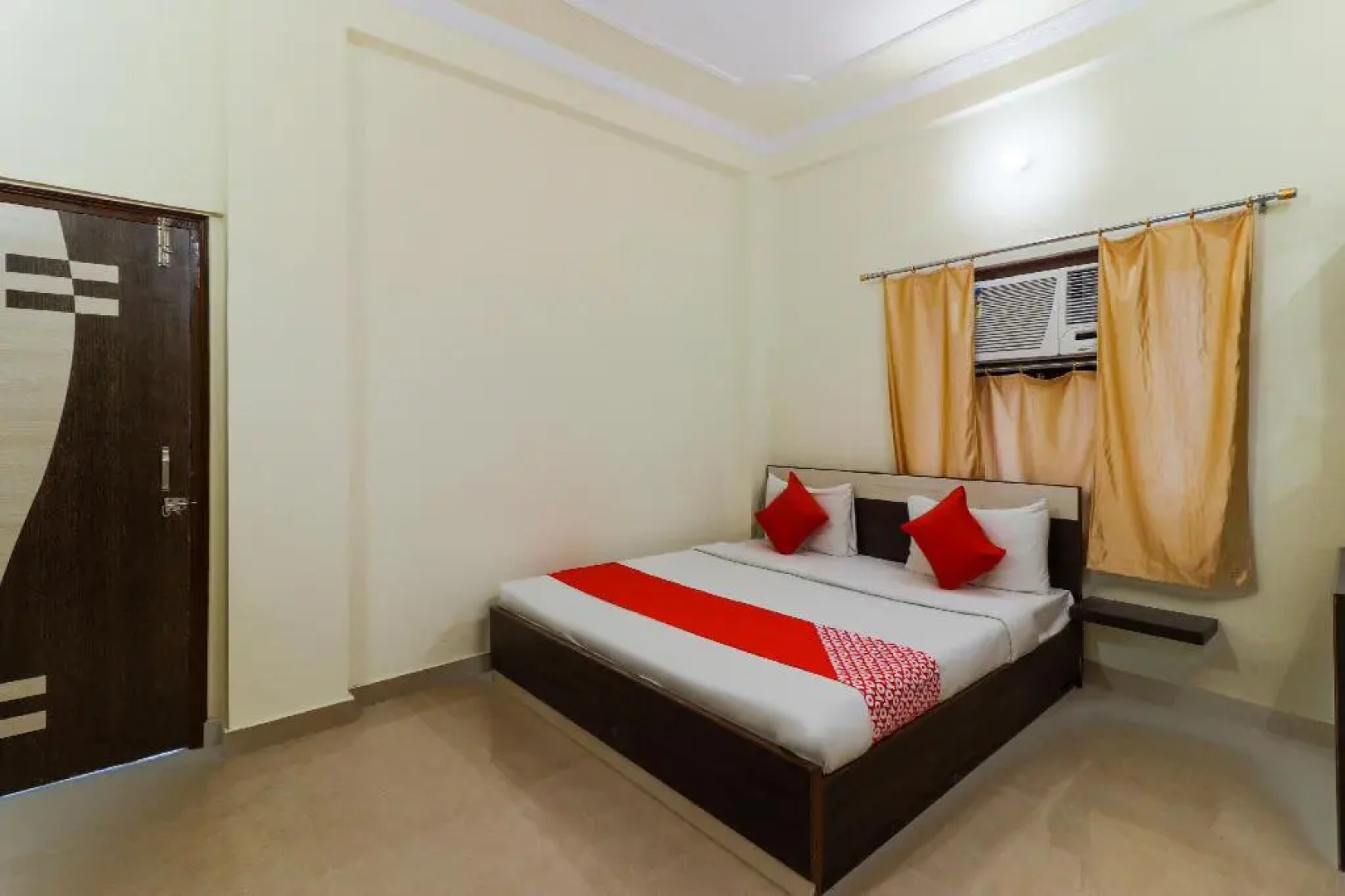 Отель Kris International Mughalsarai