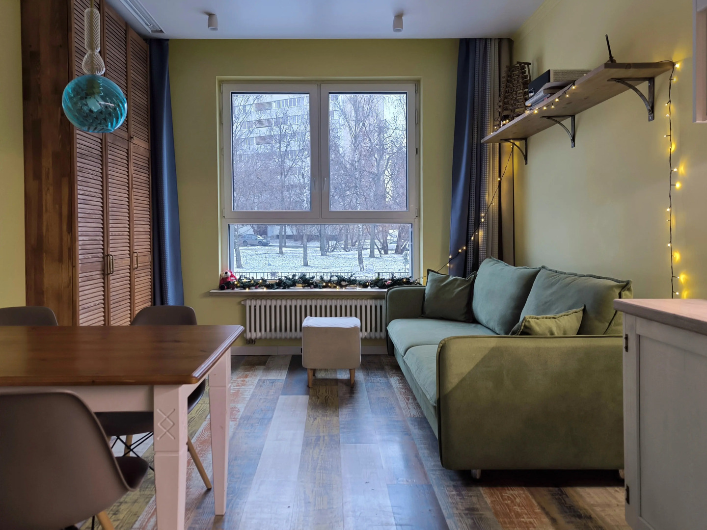 Квартира Комфортная с Просторной Гостиной, Спальней, Детской, Кабинетом и Двумя Санузлами