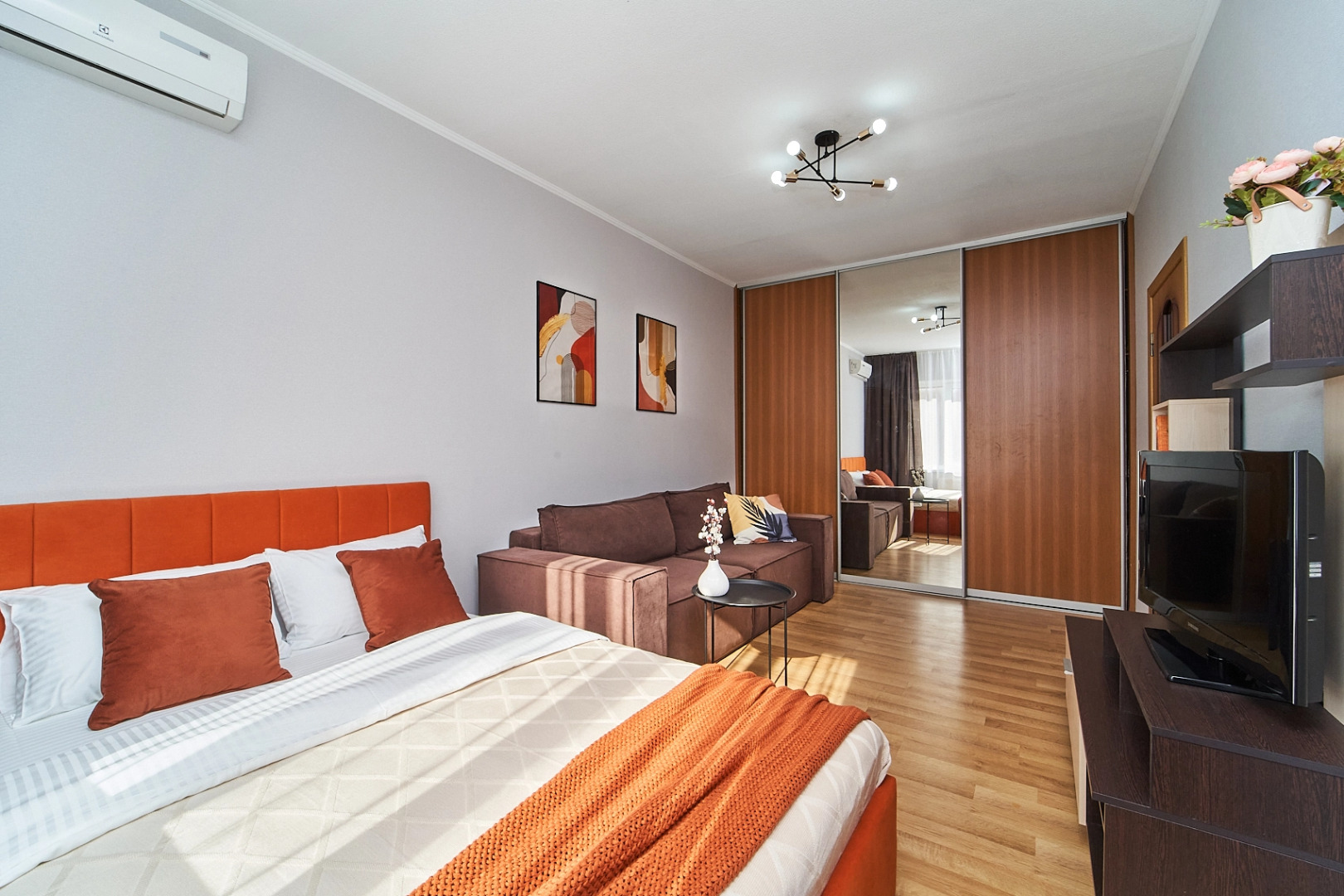 Квартира Апартаменты LikeHome Санрайз вблизи парка Галицкого