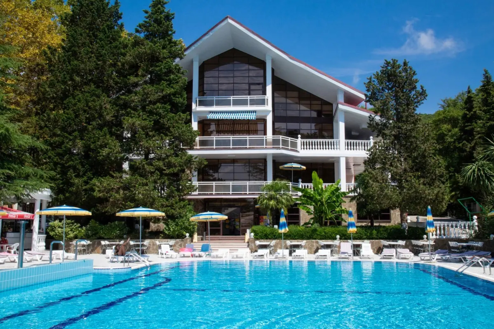 Курортный отель Ателика Сокол