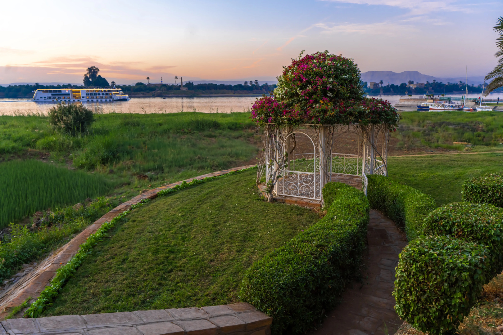 Курортный отель Jolie Ville Hotel & Spa Kings Island Luxor