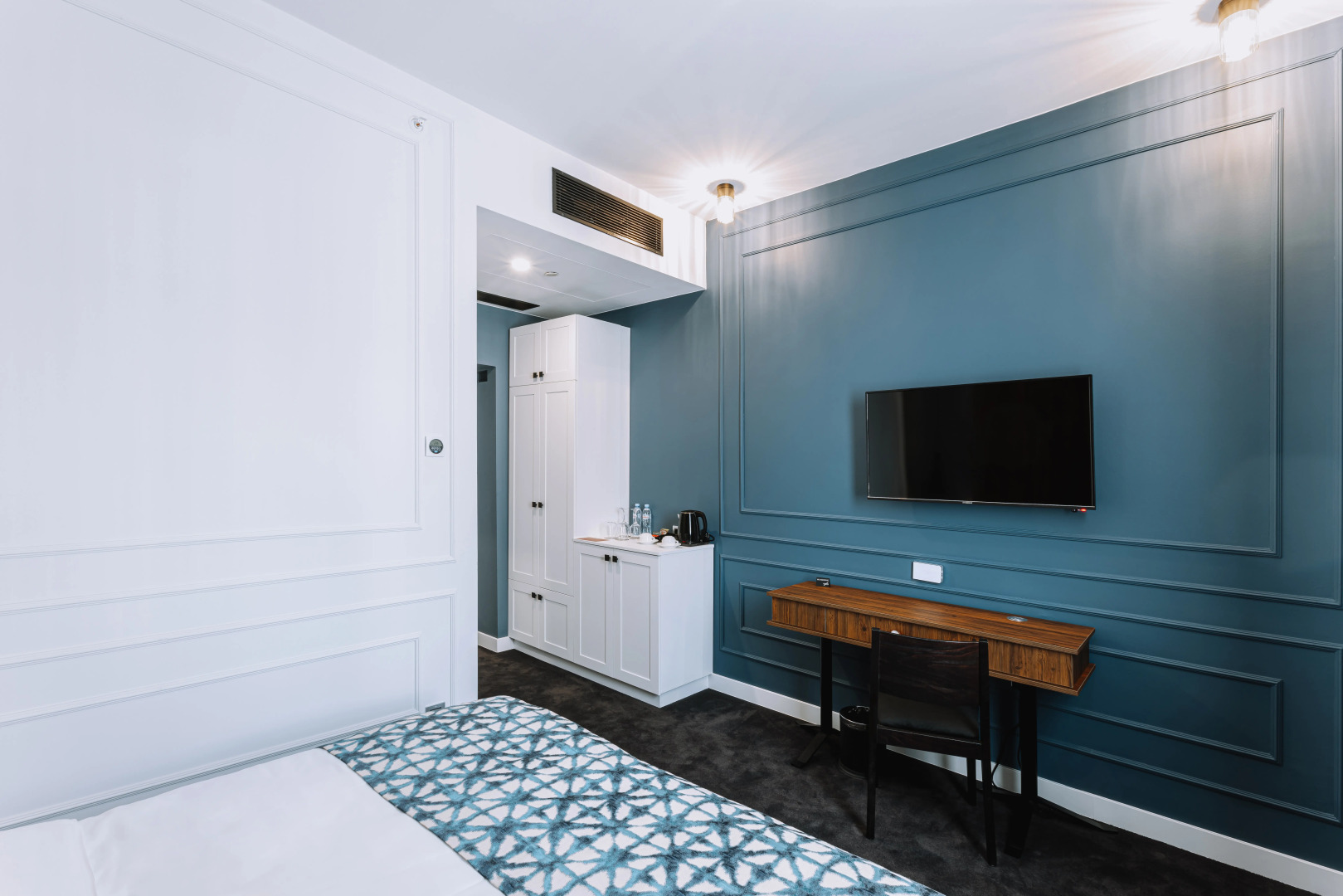 Отель Twenties Tbilisi - Stay & Dine