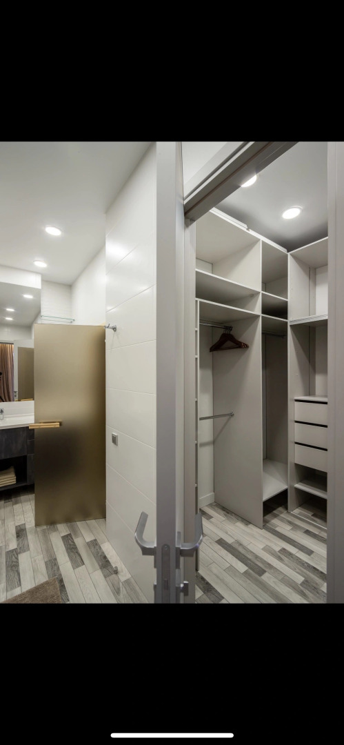 Апартаменты Четырехкомнатные Актёр Гэлакси