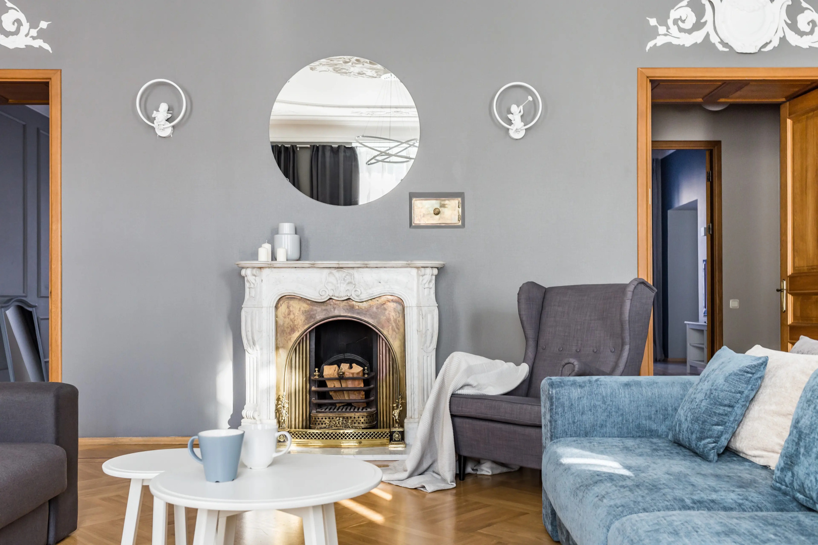 Апартаменты Avenue 180 кв.м с видом на Большую Конюшенную Улицу и Церковь Петра и Павла