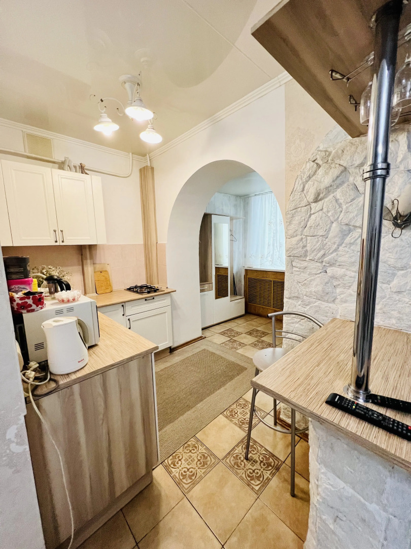 Квартира Уютная евродвушка с отдельным входом и личным навесов для авто