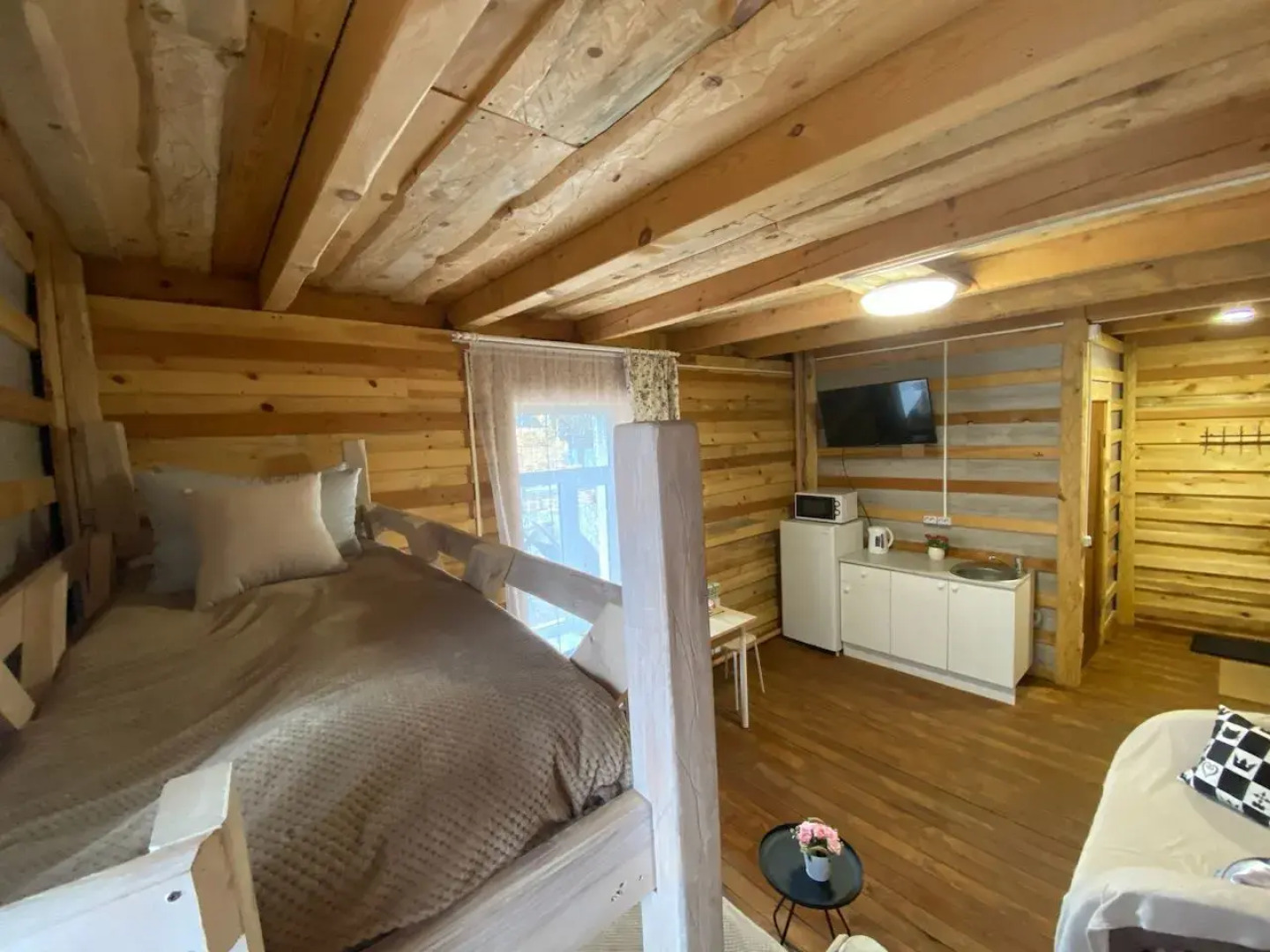 Altaya Uyutnye Nomera Dlya 4-Kh Gostey Hotel