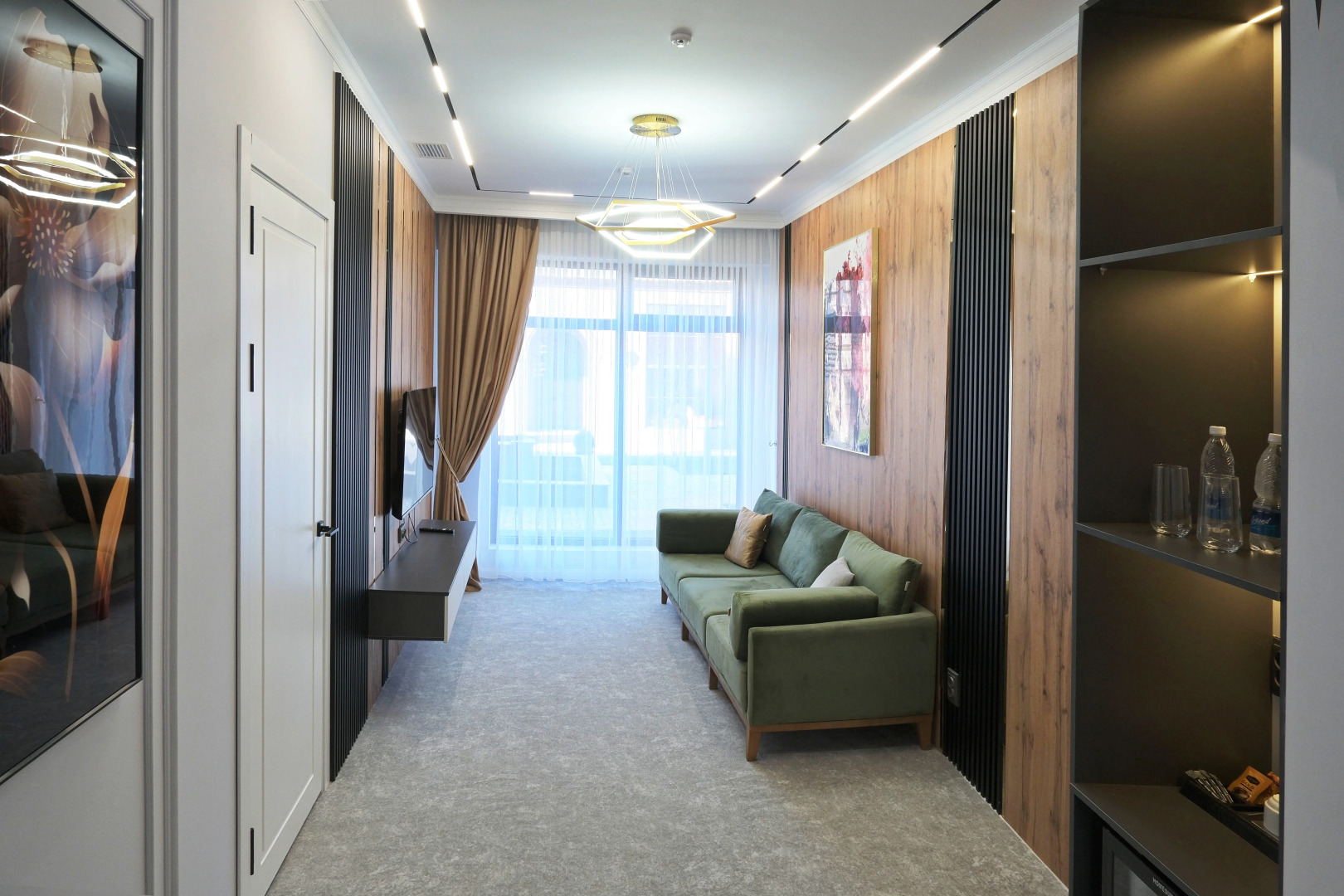 Отель Qaragat Hotel Jalal Abad