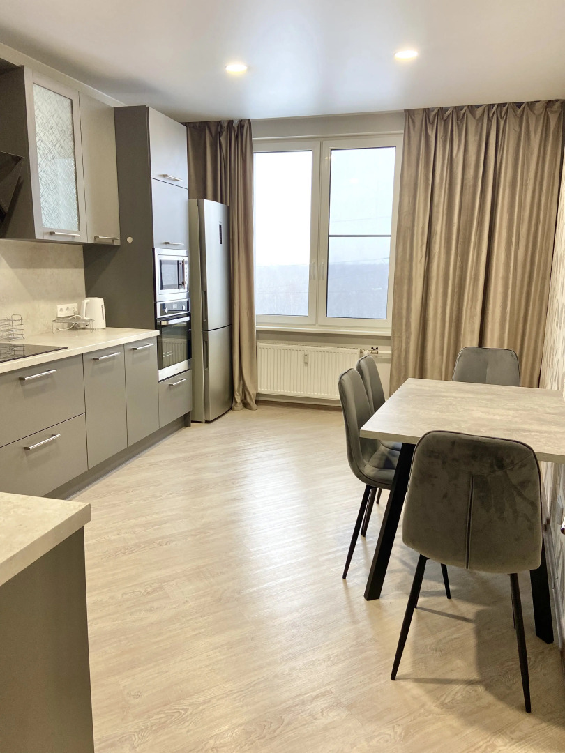 Квартира Большая двухкомнатная у метро Пионерская