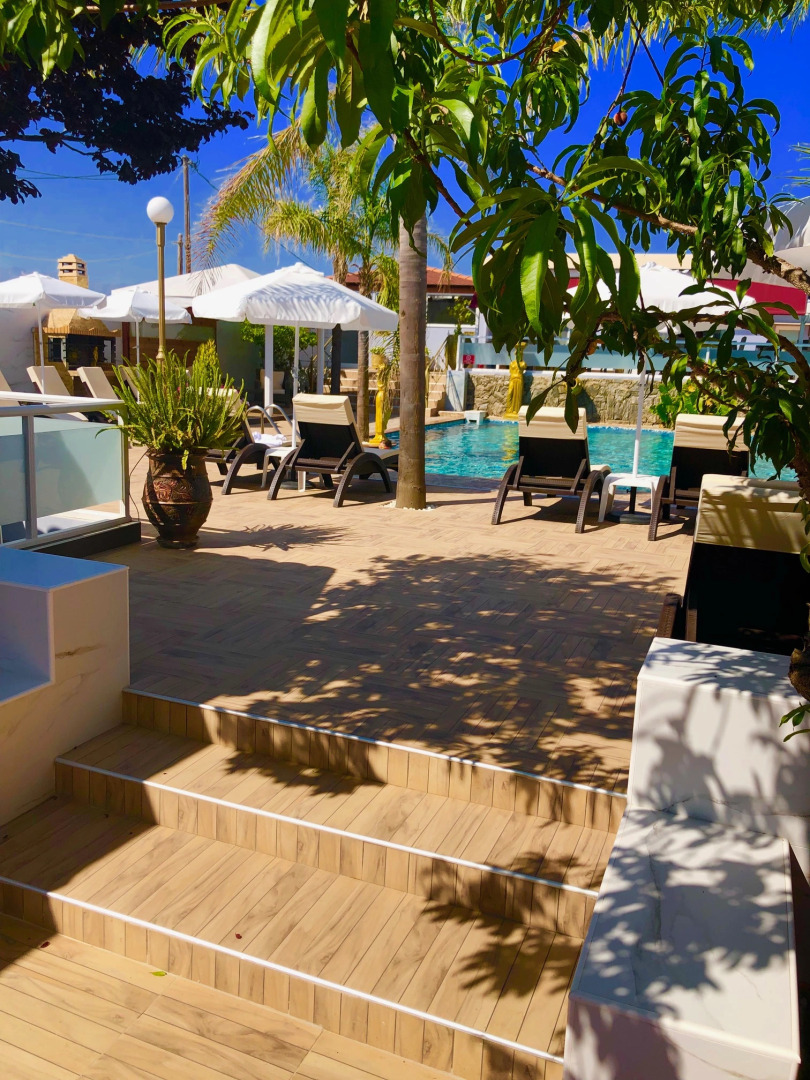 Отель Paradice Luxury Suites