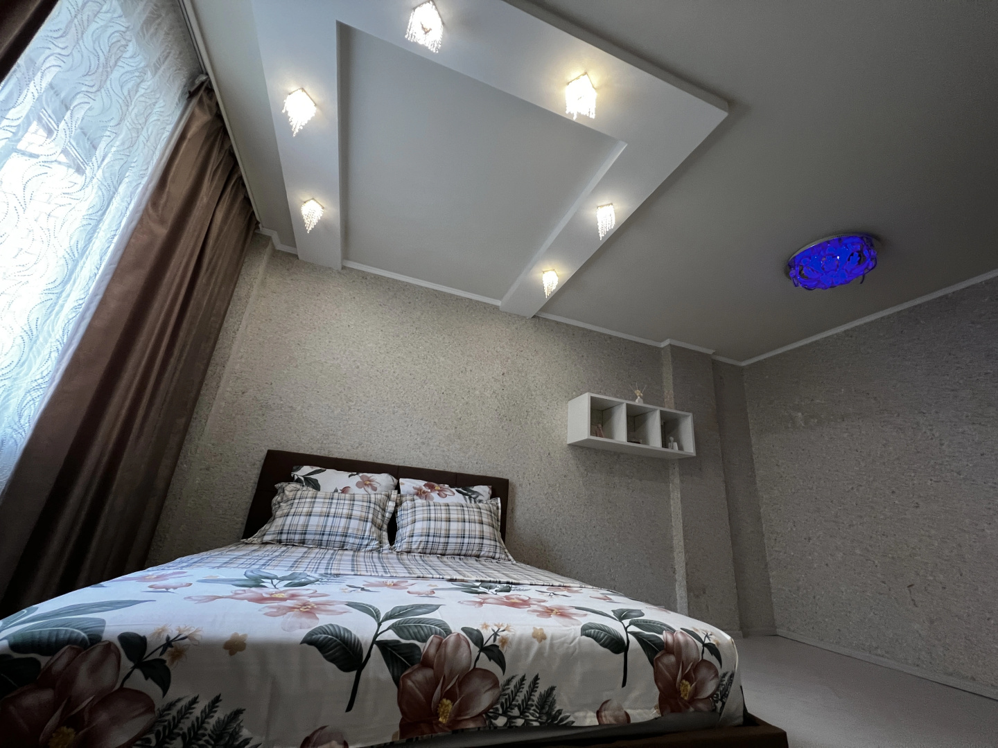 Апартаменты Квартира AlexHome РП Свердловский Михаила Марченко 8