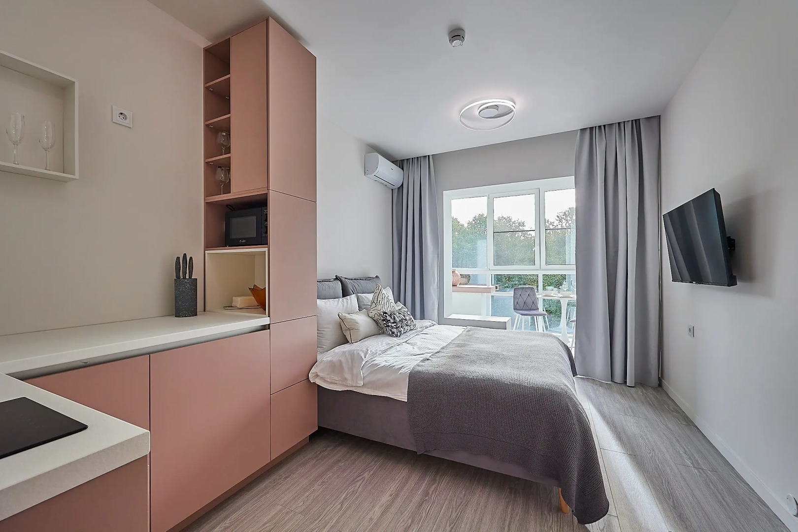 Апартаменты в доме с бассейном у Финского залива