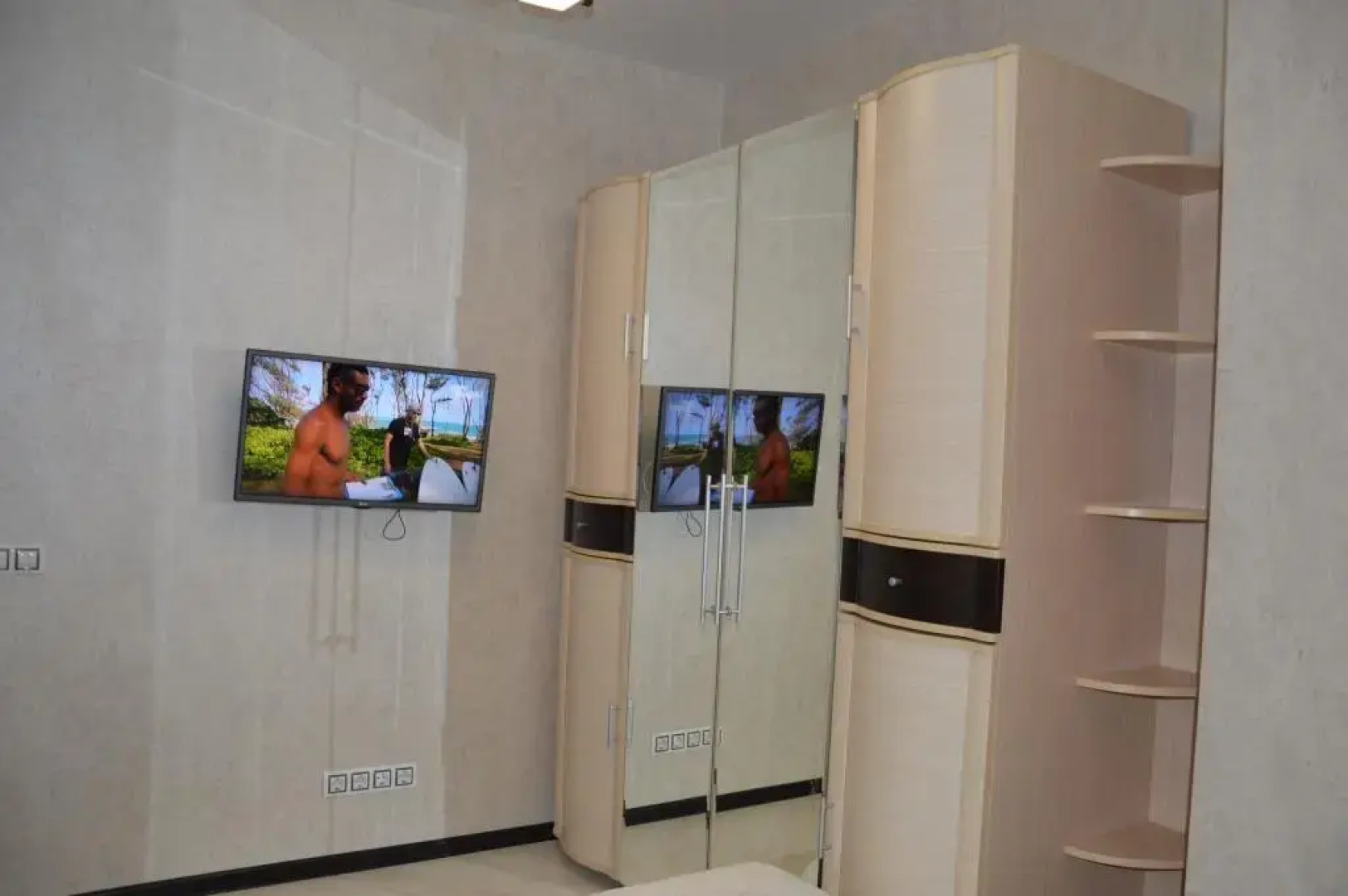 Апартаменты на Крайнова 4