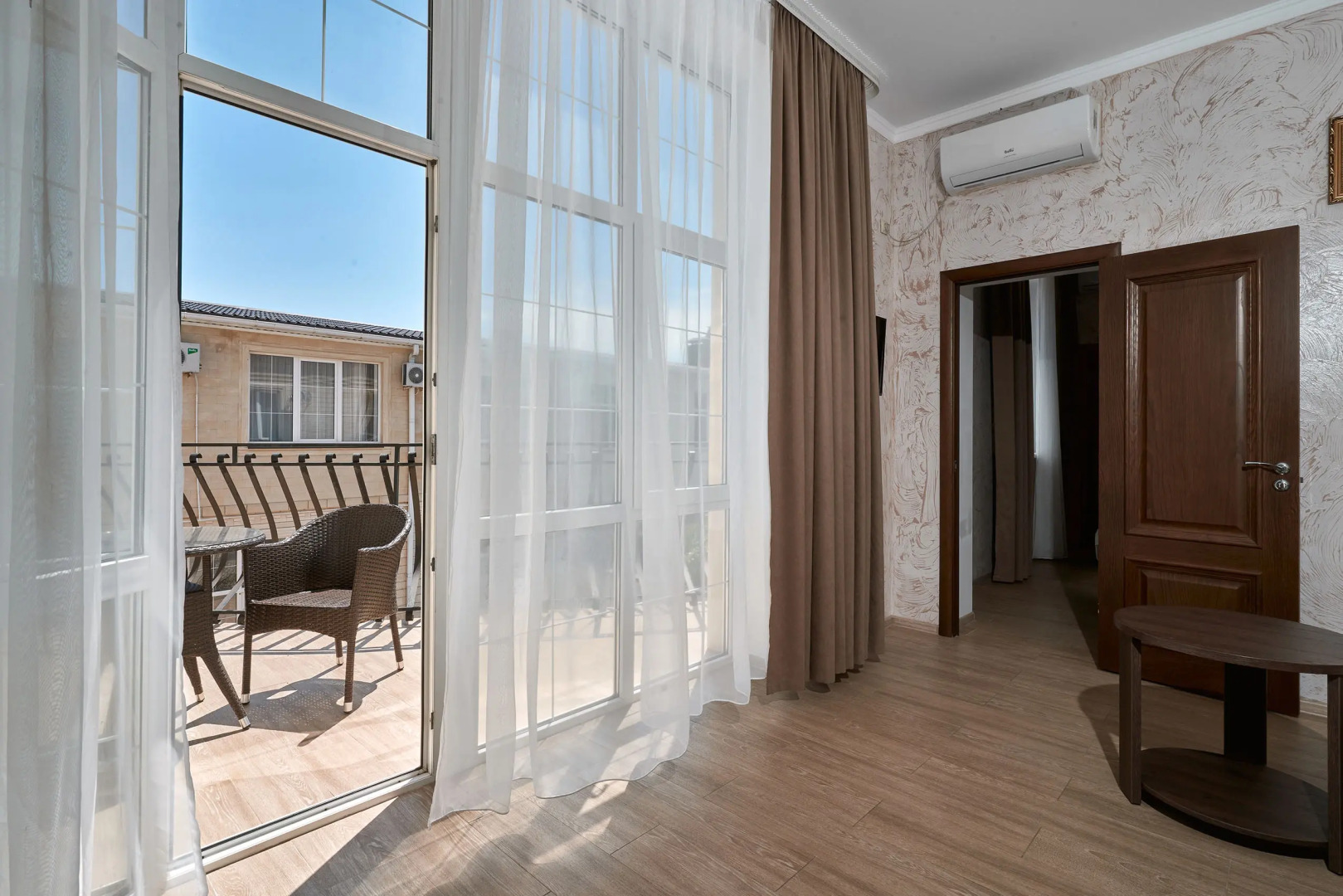 Отель Журавли