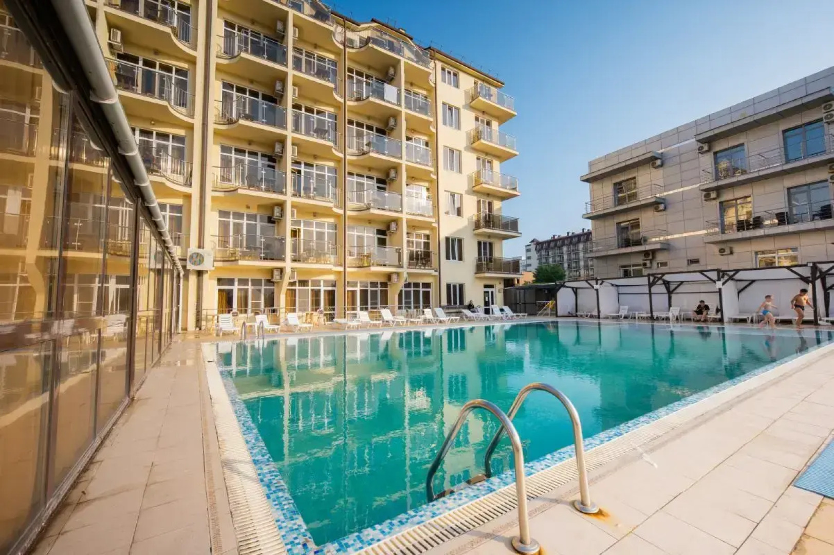 Отель Меридиан Плаза