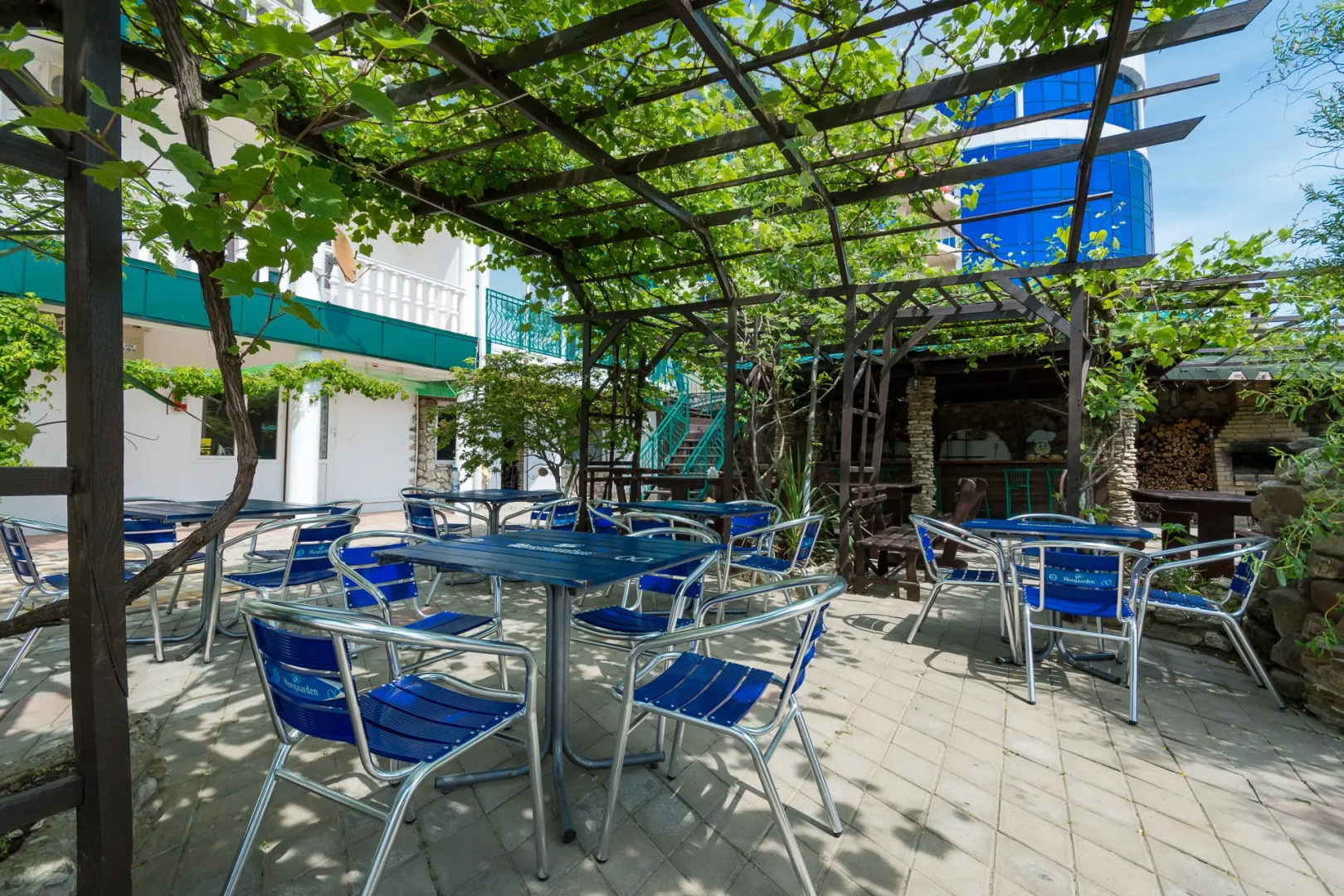 Курортный отель Лазурный берег