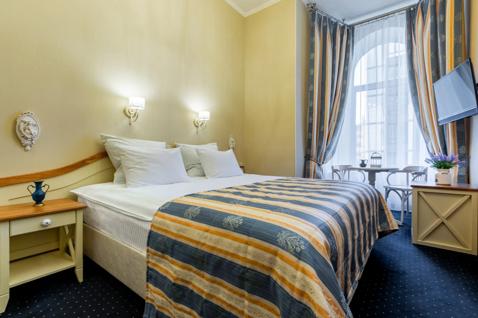 Меблированные комнаты Блюз на Невском