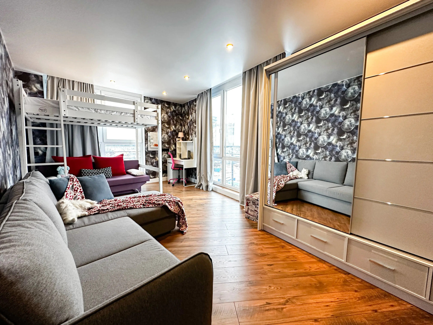 Апартаменты GEOMETRY - Просторная квартира с панорамным видом на реку в центре