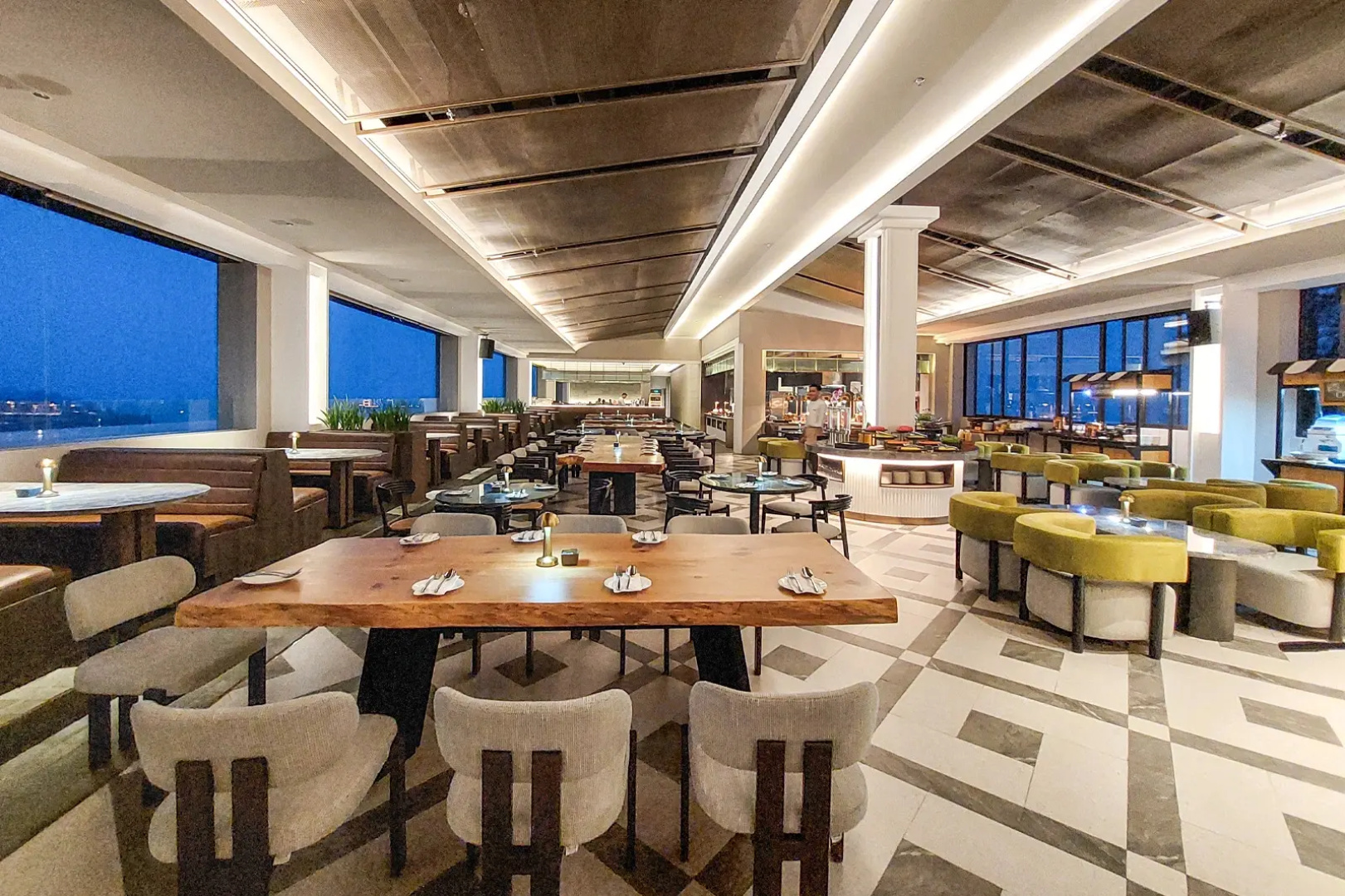 Отель Grand Aston Puncak Hotel & Resort