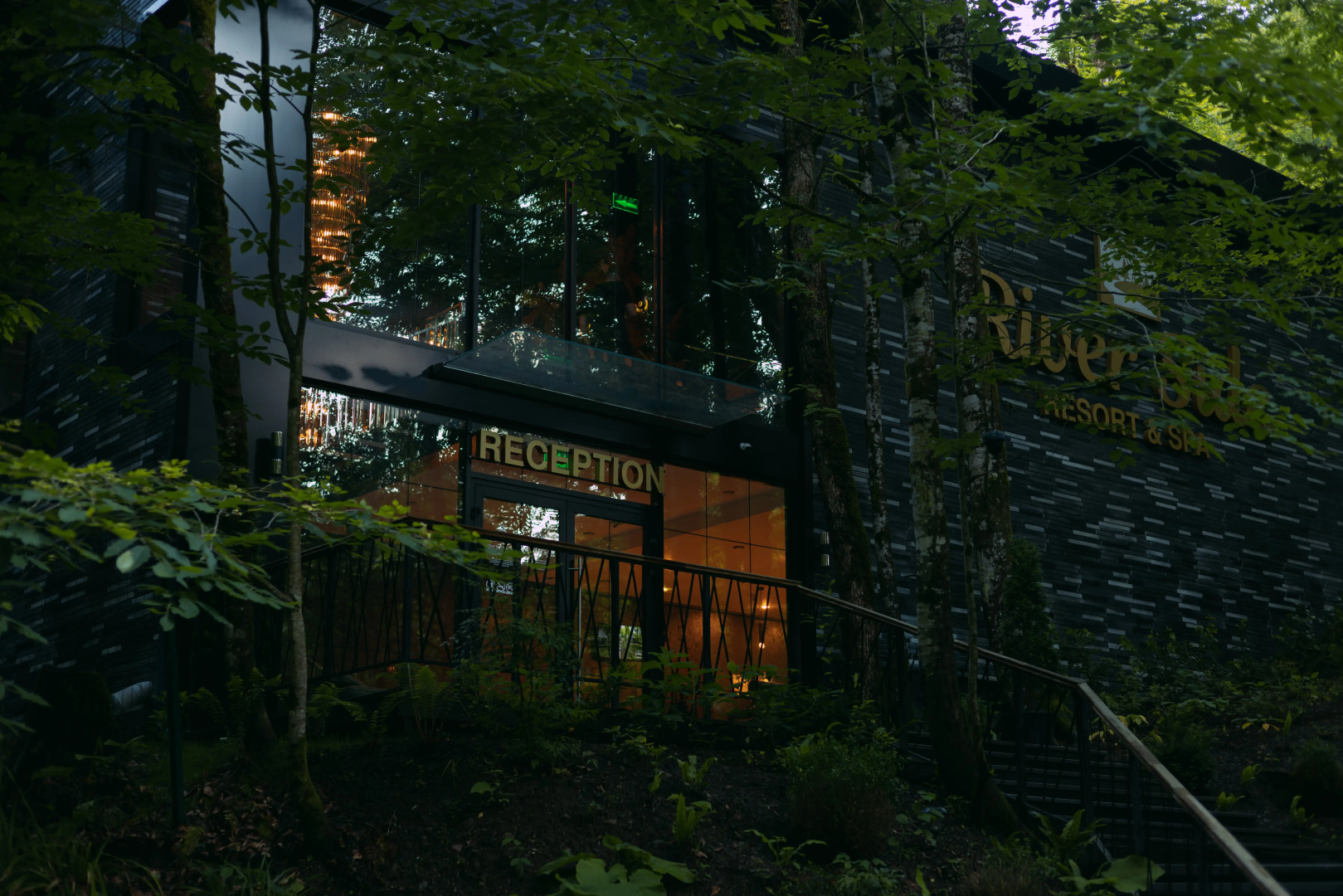 Riverside Resort&Spa